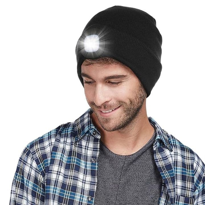 Ax1_tds0469a_Czapka Led USB Black