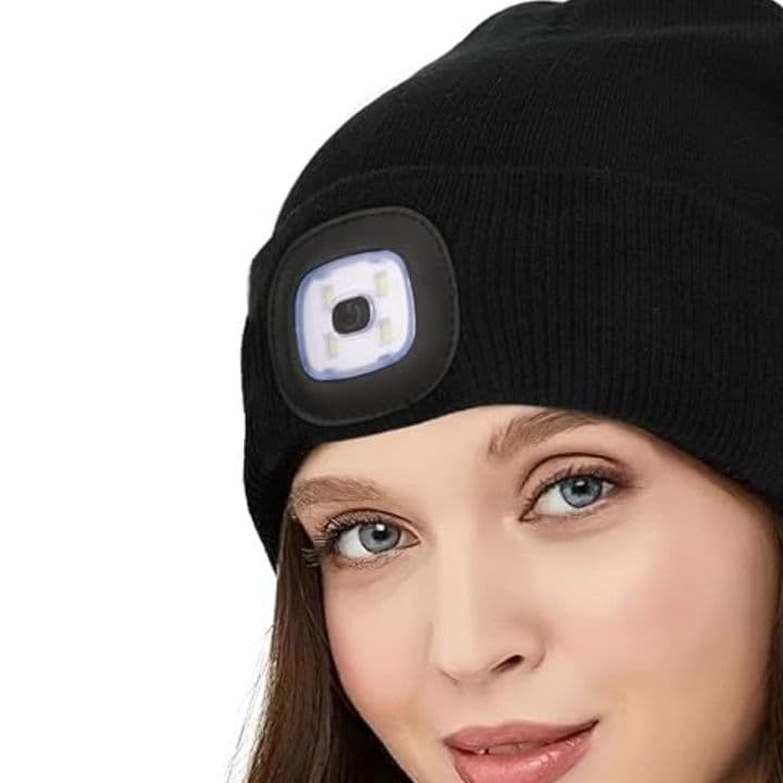 Ax1_tds0469a_Czapka Led USB Black