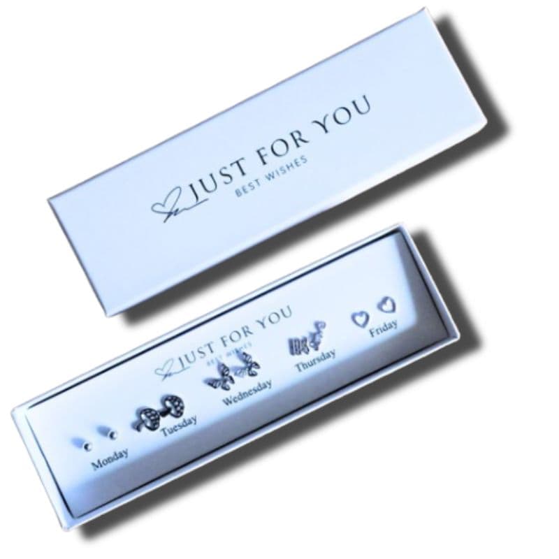 B5_tds0173_ Zestaw kolczyków w pudełku